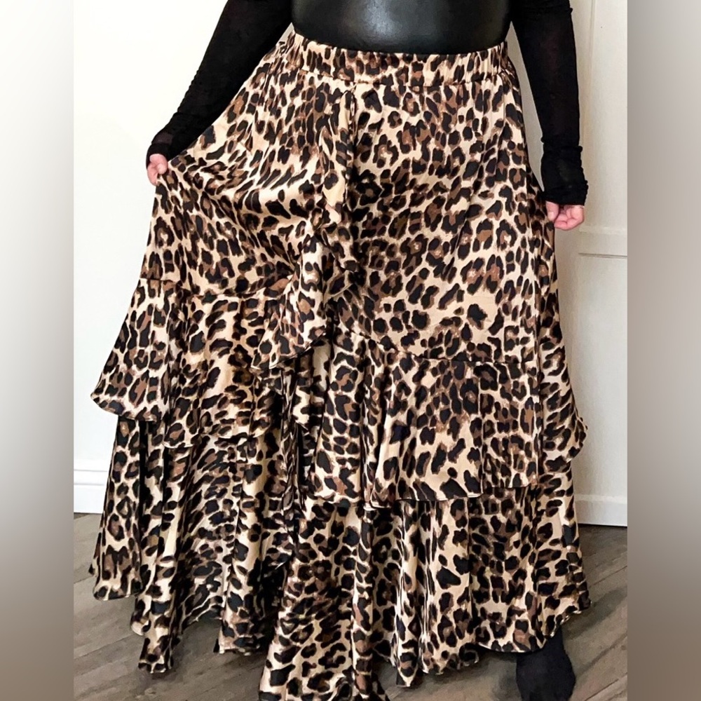 Friday Flamingo maxi skirt. Never worn. No pets, no smoking home.